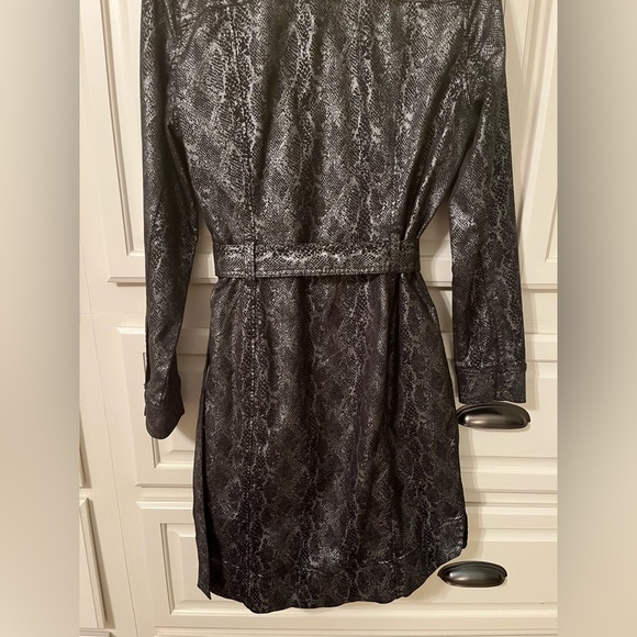 White House Black Market Foil Printed Shirt Dress - Picture 14 of 14
